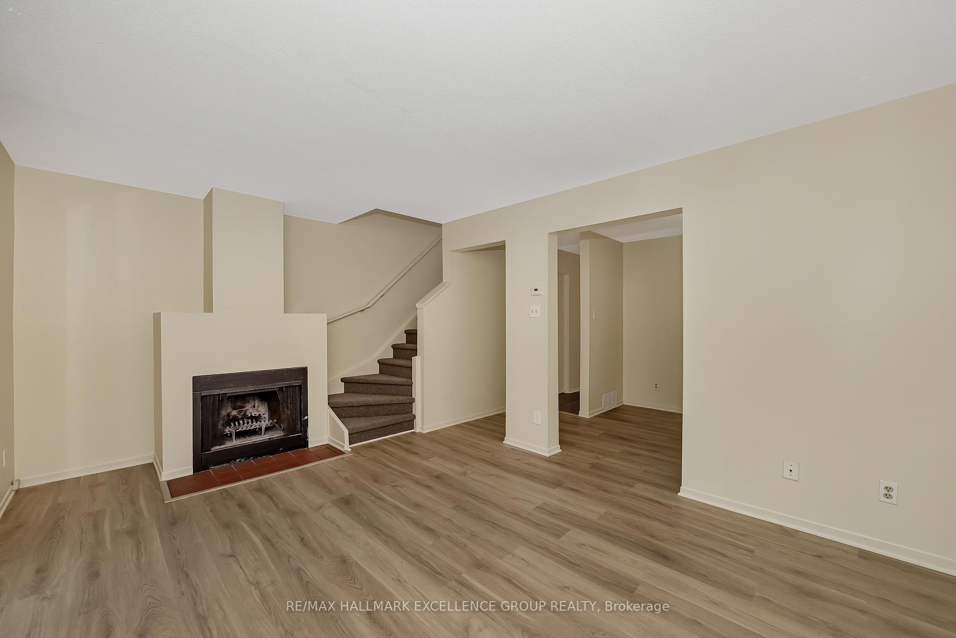Photo 8 of Unit 15, 1968 Fairglen Mews, Ottawa, Blackburn Hamlet (South) — HOMEH