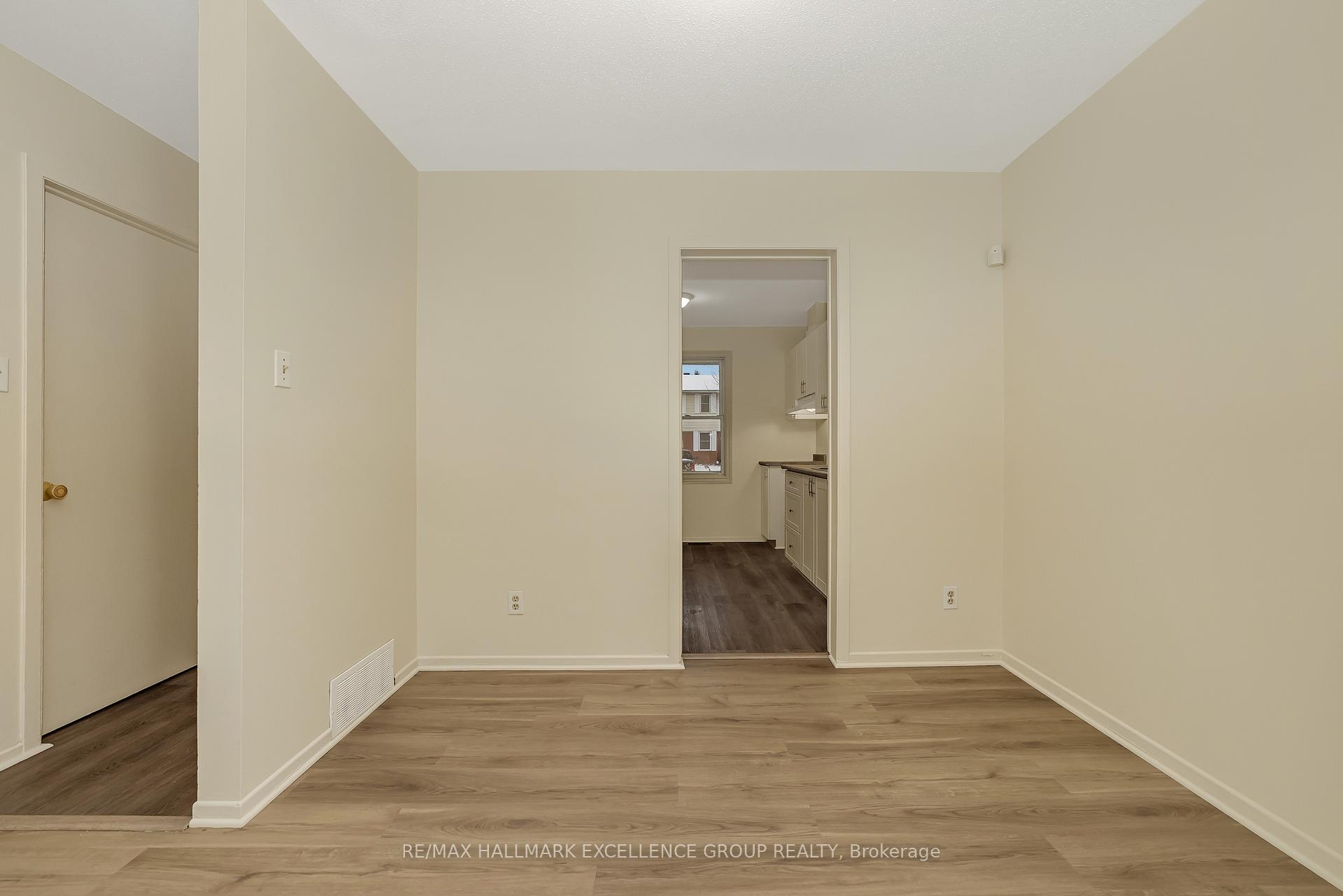 Photo 11 of Unit 15, 1968 Fairglen Mews, Ottawa, Blackburn Hamlet (South) — HOMEH