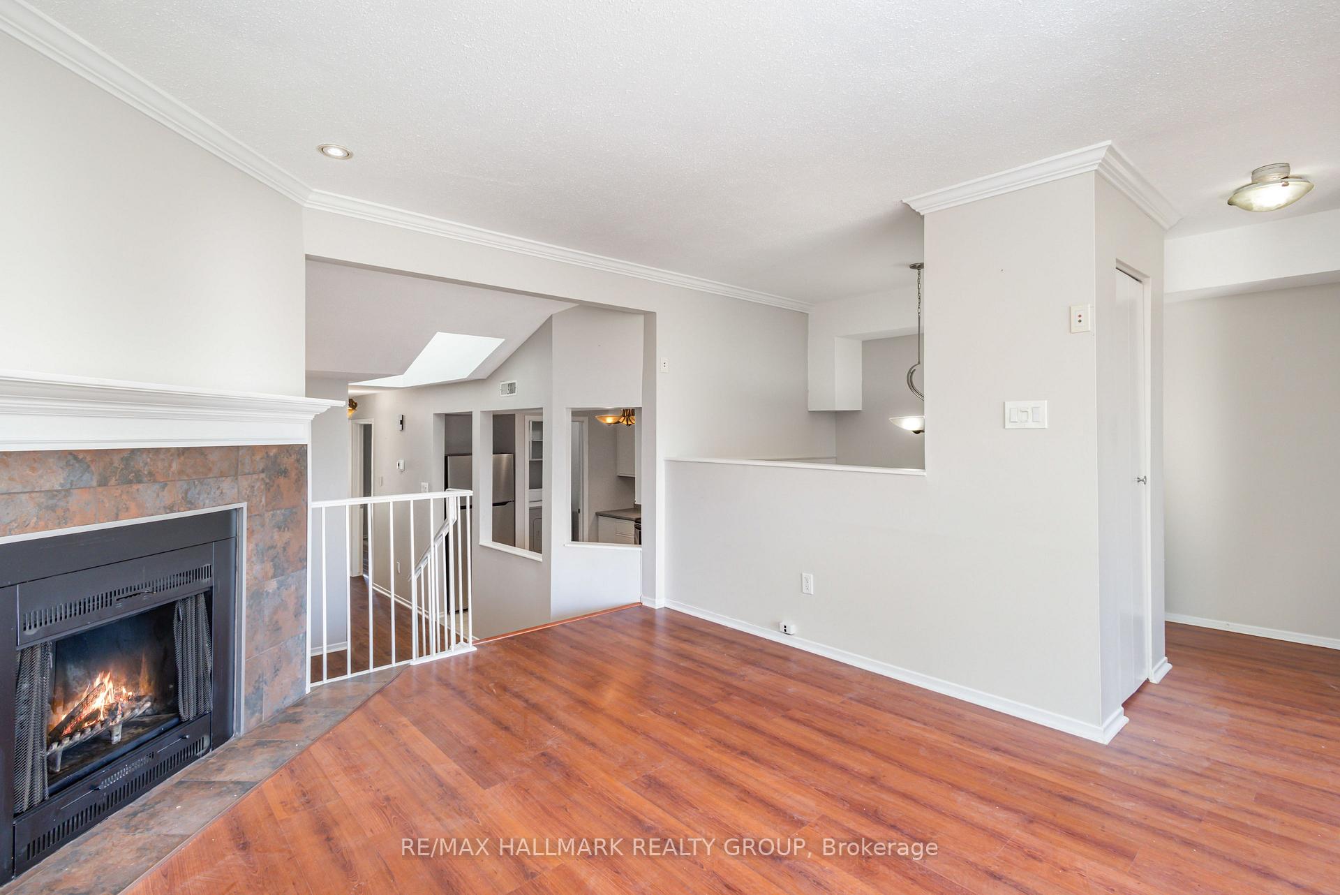 Photo 5 of Unit C, 205 Woodfield Drive, Ottawa, Tanglewood — HOMEH