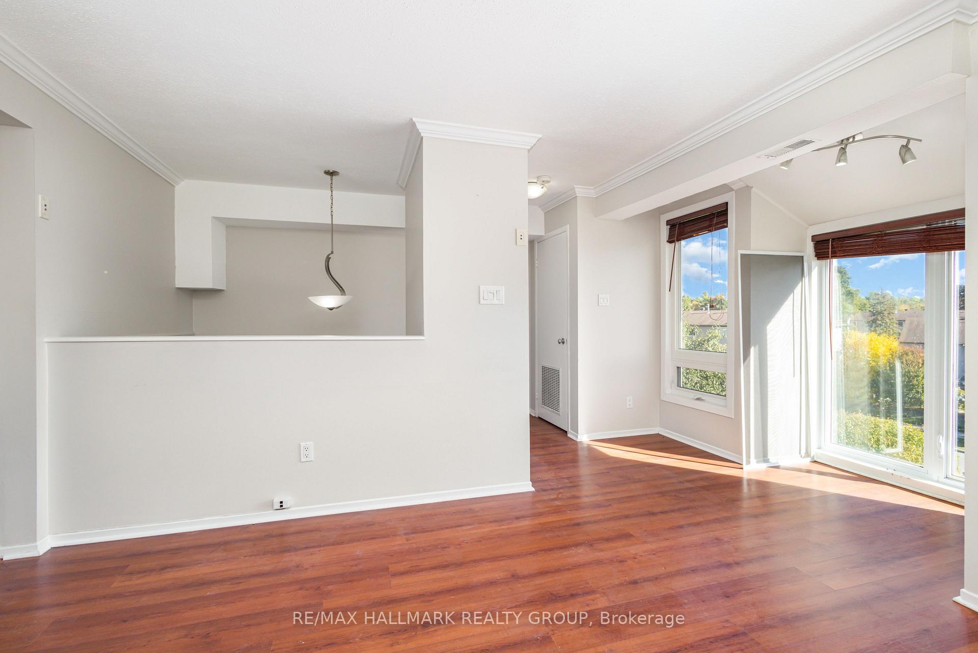 Photo 7 of Unit C, 205 Woodfield Drive, Ottawa, Tanglewood — HOMEH