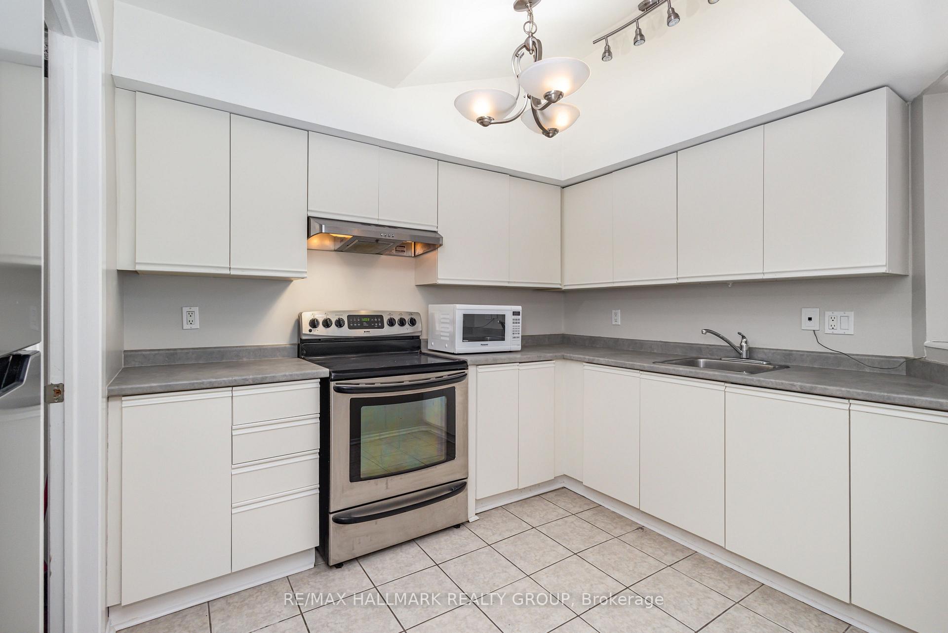 Photo 11 of Unit C, 205 Woodfield Drive, Ottawa, Tanglewood — HOMEH