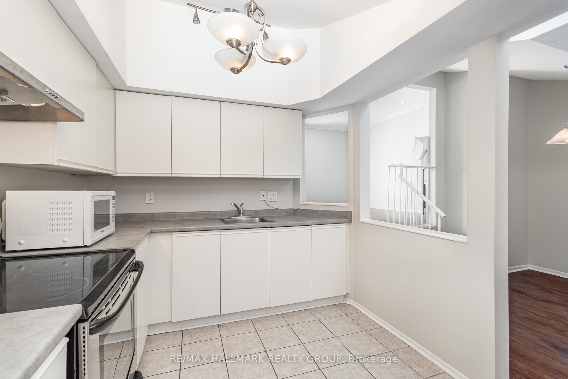 Photo 12 of Unit C, 205 Woodfield Drive, Ottawa, Tanglewood — HOMEH