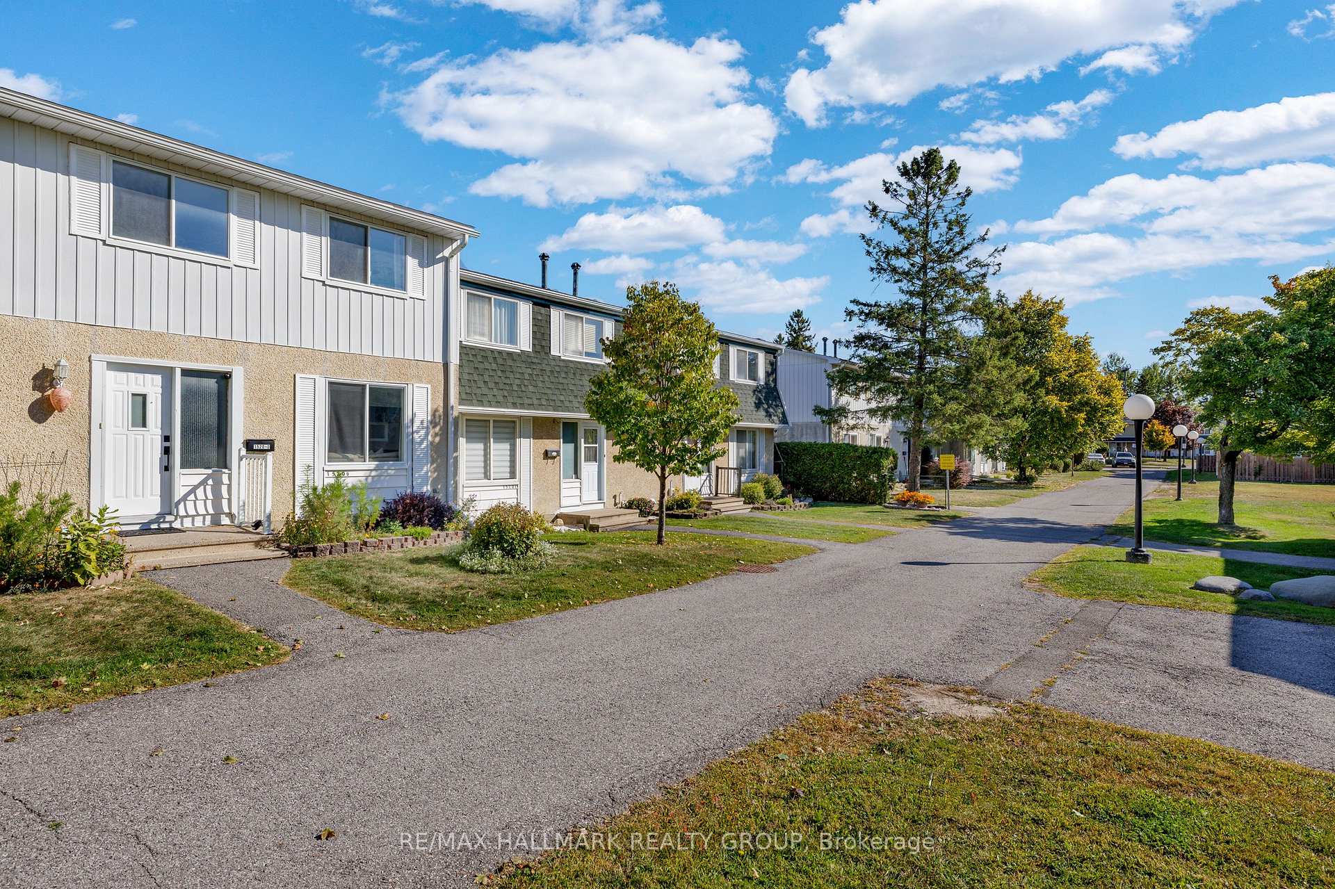 Photo 2 of Unit D, 38 - 1520 Beaverpond Drive, Ottawa, Pineview — HOMEH