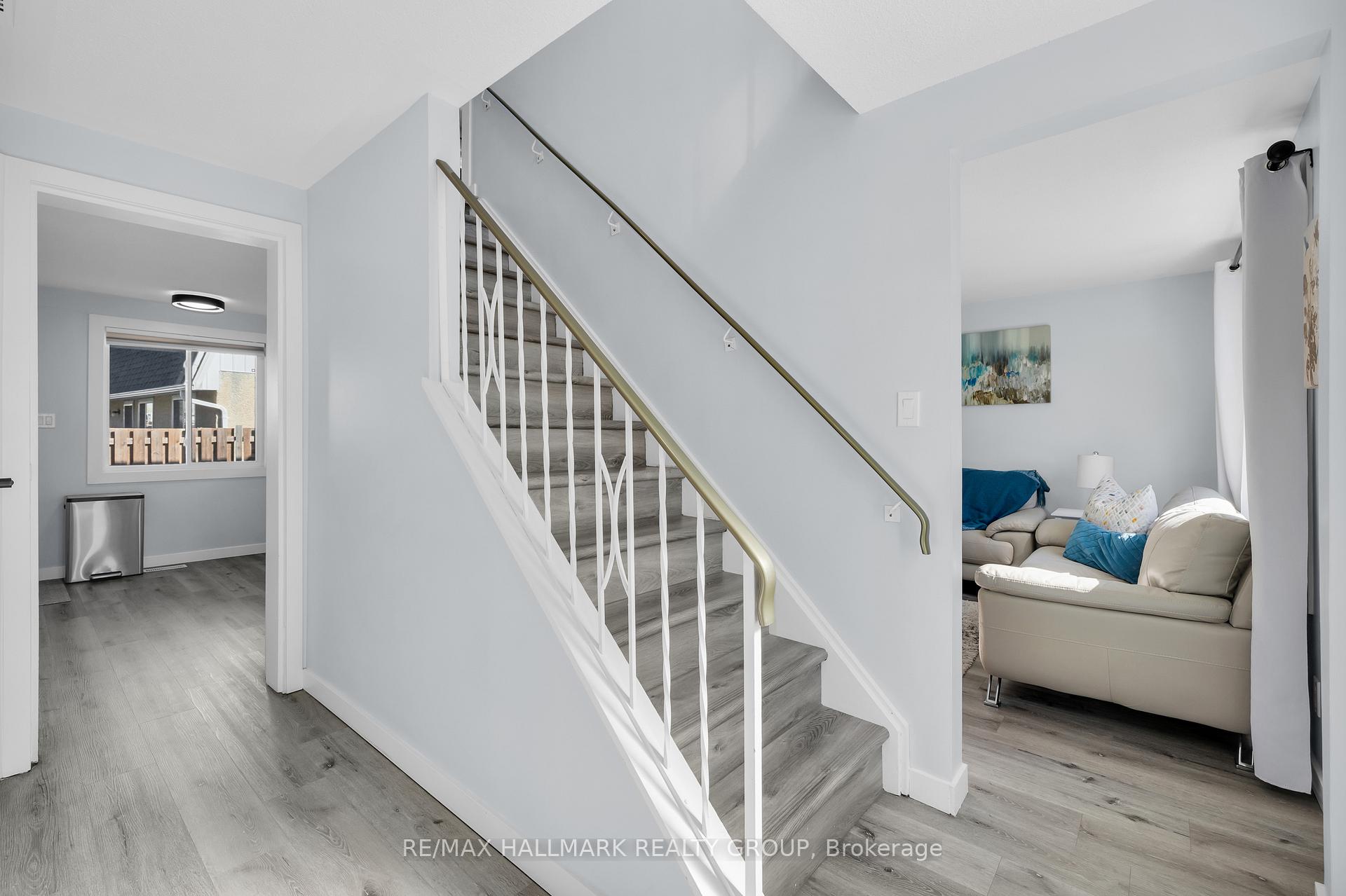 Photo 4 of Unit D, 38 - 1520 Beaverpond Drive, Ottawa, Pineview — HOMEH