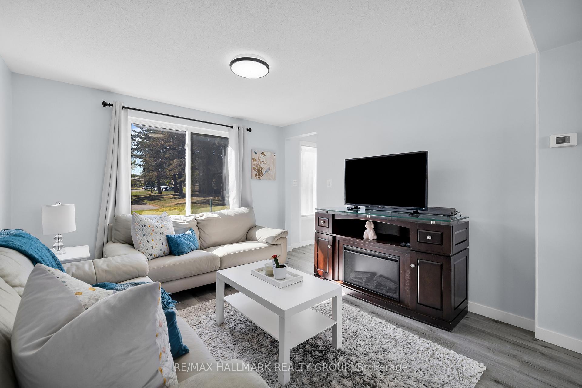 Photo 8 of Unit D, 38 - 1520 Beaverpond Drive, Ottawa, Pineview — HOMEH