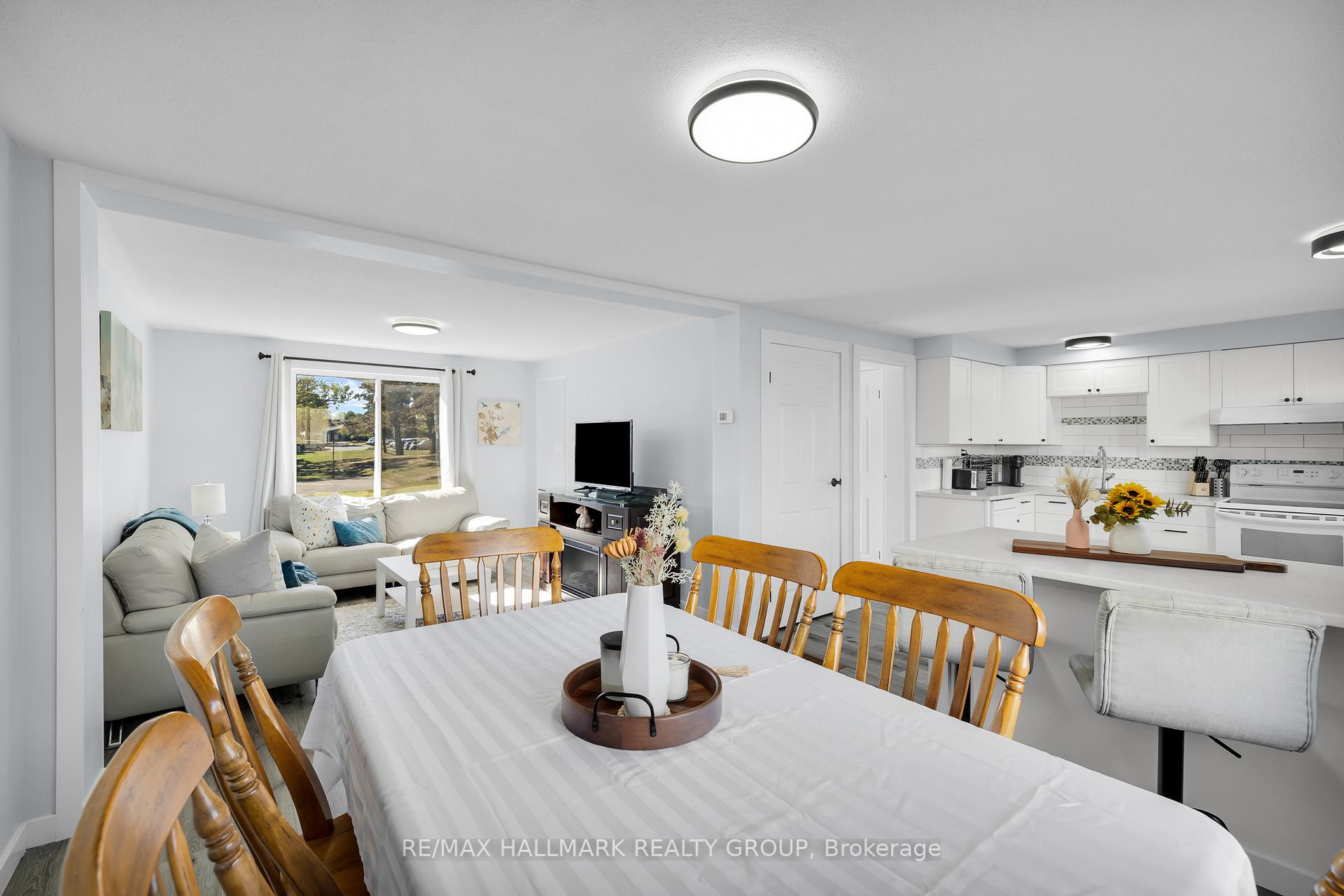 Photo 12 of Unit D, 38 - 1520 Beaverpond Drive, Ottawa, Pineview — HOMEH