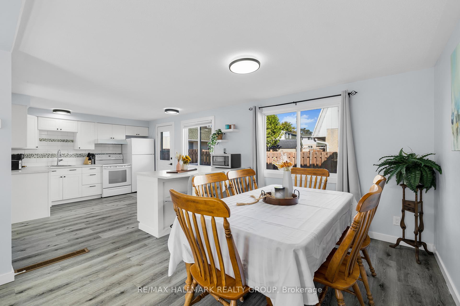 Photo 13 of Unit D, 38 - 1520 Beaverpond Drive, Ottawa, Pineview — HOMEH