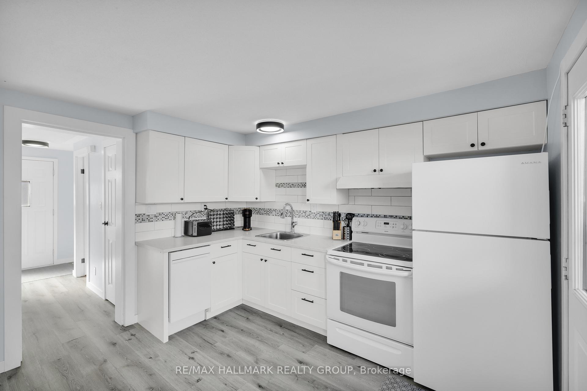 Photo 14 of Unit D, 38 - 1520 Beaverpond Drive, Ottawa, Pineview — HOMEH
