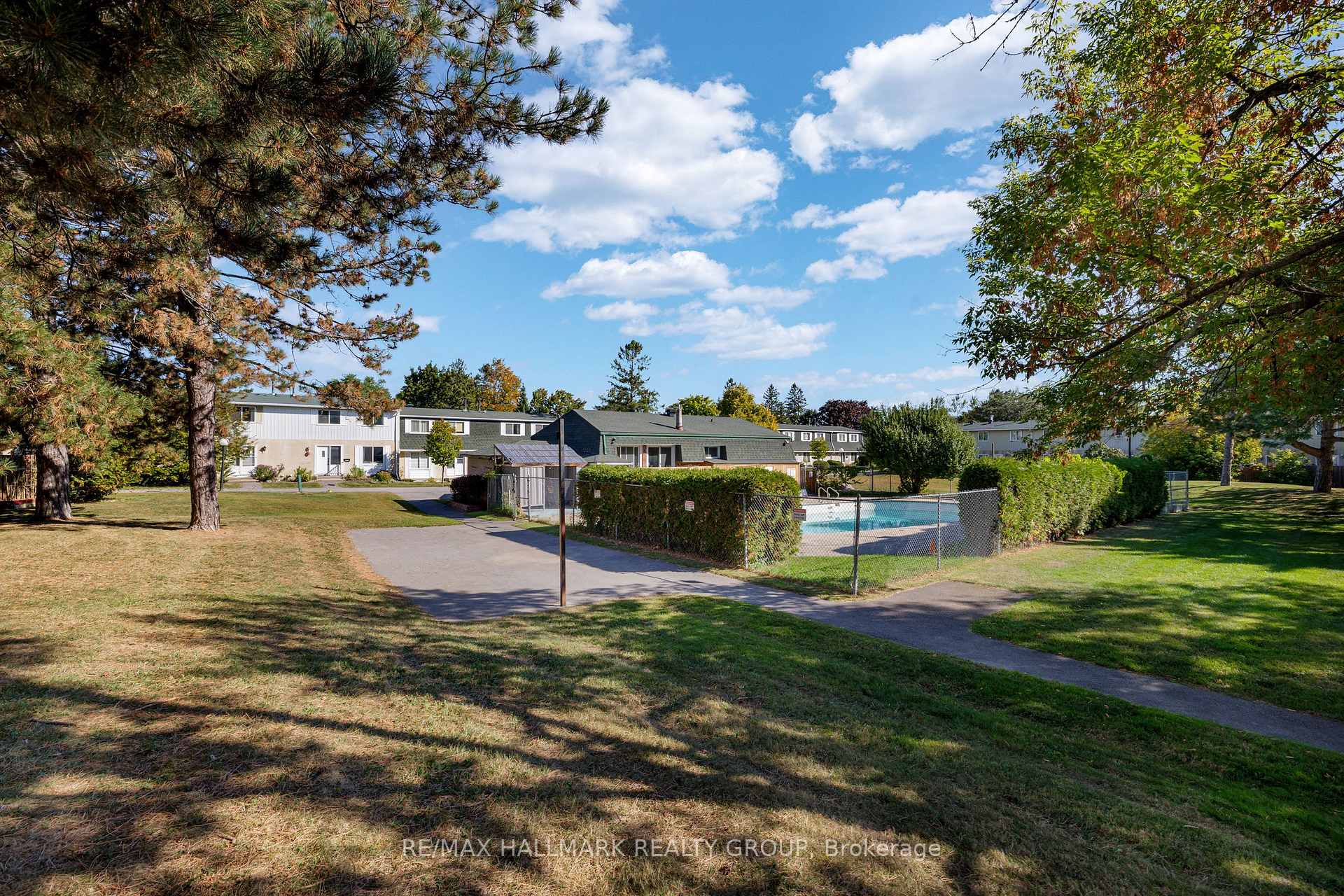 Photo 41 of Unit D, 38 - 1520 Beaverpond Drive, Ottawa, Pineview — HOMEH