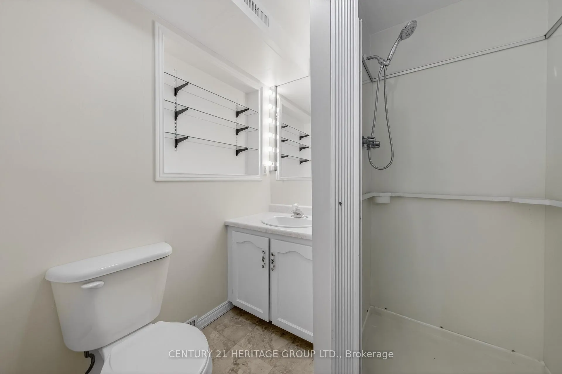 Photo 37 of Unit 33, 1 Glen Eden Way, New Tecumseth, Alliston — HOMEH