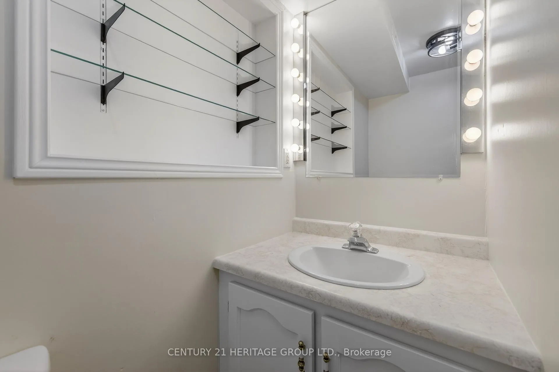 Photo 38 of Unit 33, 1 Glen Eden Way, New Tecumseth, Alliston — HOMEH