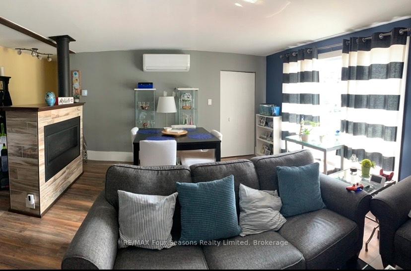 Photo 2 of Unit B, 29 Fourth Street, Collingwood — HOMEH