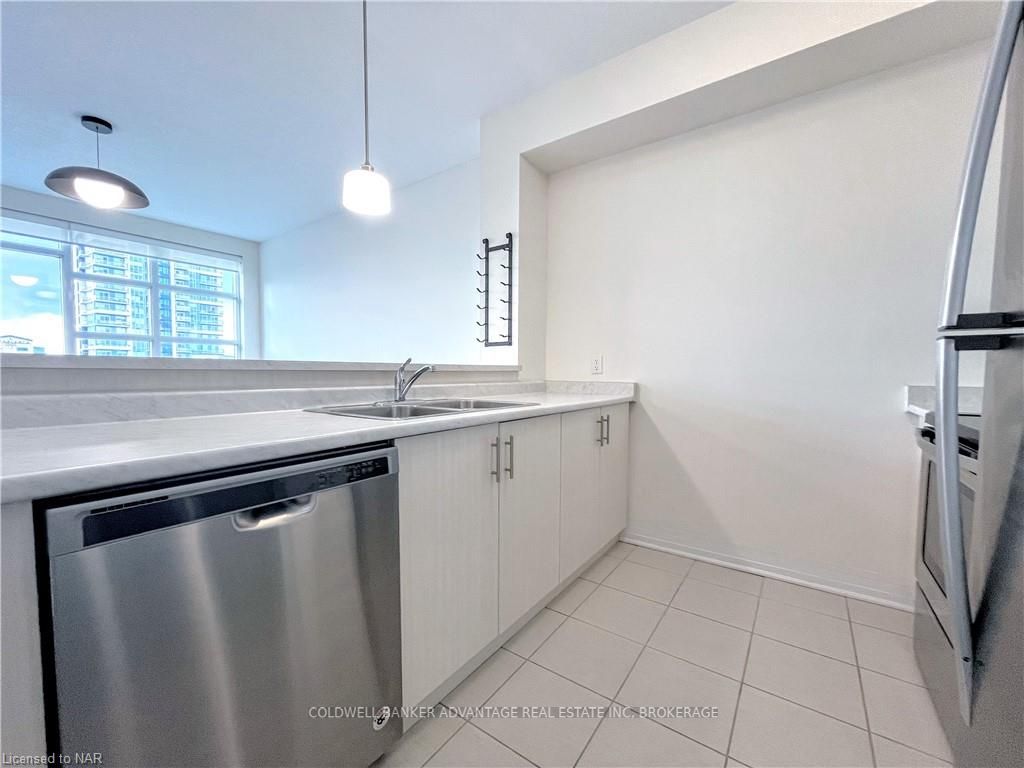 Photo 14 of Unit 403, 10 Concord Place, Grimsby, Grimsby Beach — HOMEH