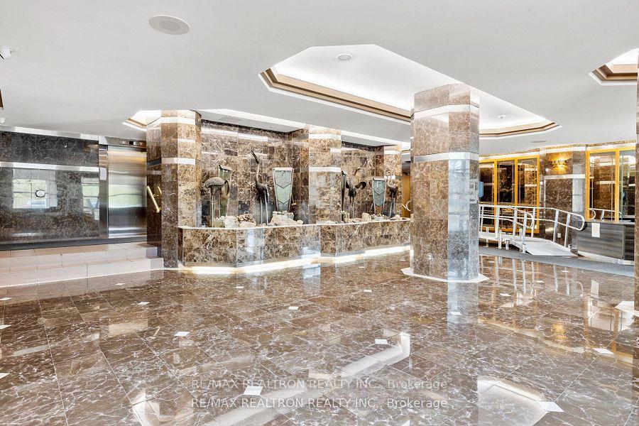 Photo 4 of Unit 1702, 2760 Carousel Crescent, Ottawa, Emerald Woods/Sawmill Creek — HOMEH