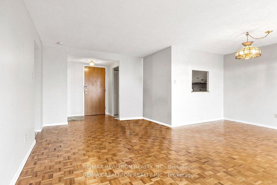 Photo 8 of Unit 1702, 2760 Carousel Crescent, Ottawa, Emerald Woods/Sawmill Creek — HOMEH