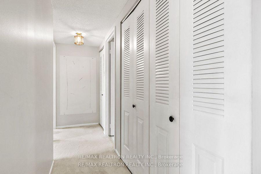 Photo 15 of Unit 1702, 2760 Carousel Crescent, Ottawa, Emerald Woods/Sawmill Creek — HOMEH