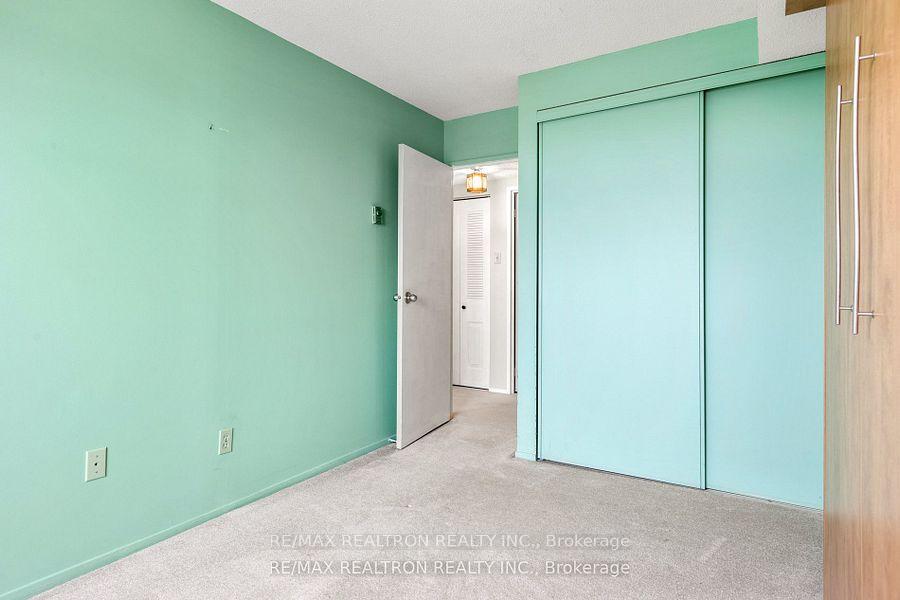 Photo 17 of Unit 1702, 2760 Carousel Crescent, Ottawa, Emerald Woods/Sawmill Creek — HOMEH