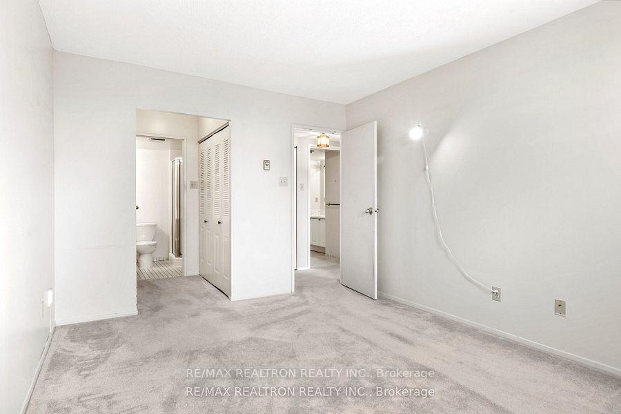 Photo 19 of Unit 1702, 2760 Carousel Crescent, Ottawa, Emerald Woods/Sawmill Creek — HOMEH