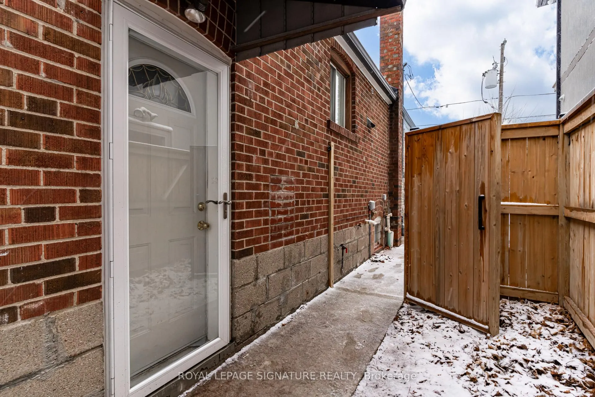 Photo 3 of Unit Bsmt, 116 Ferris Road, Toronto, O'Connor-Parkview — HOMEH