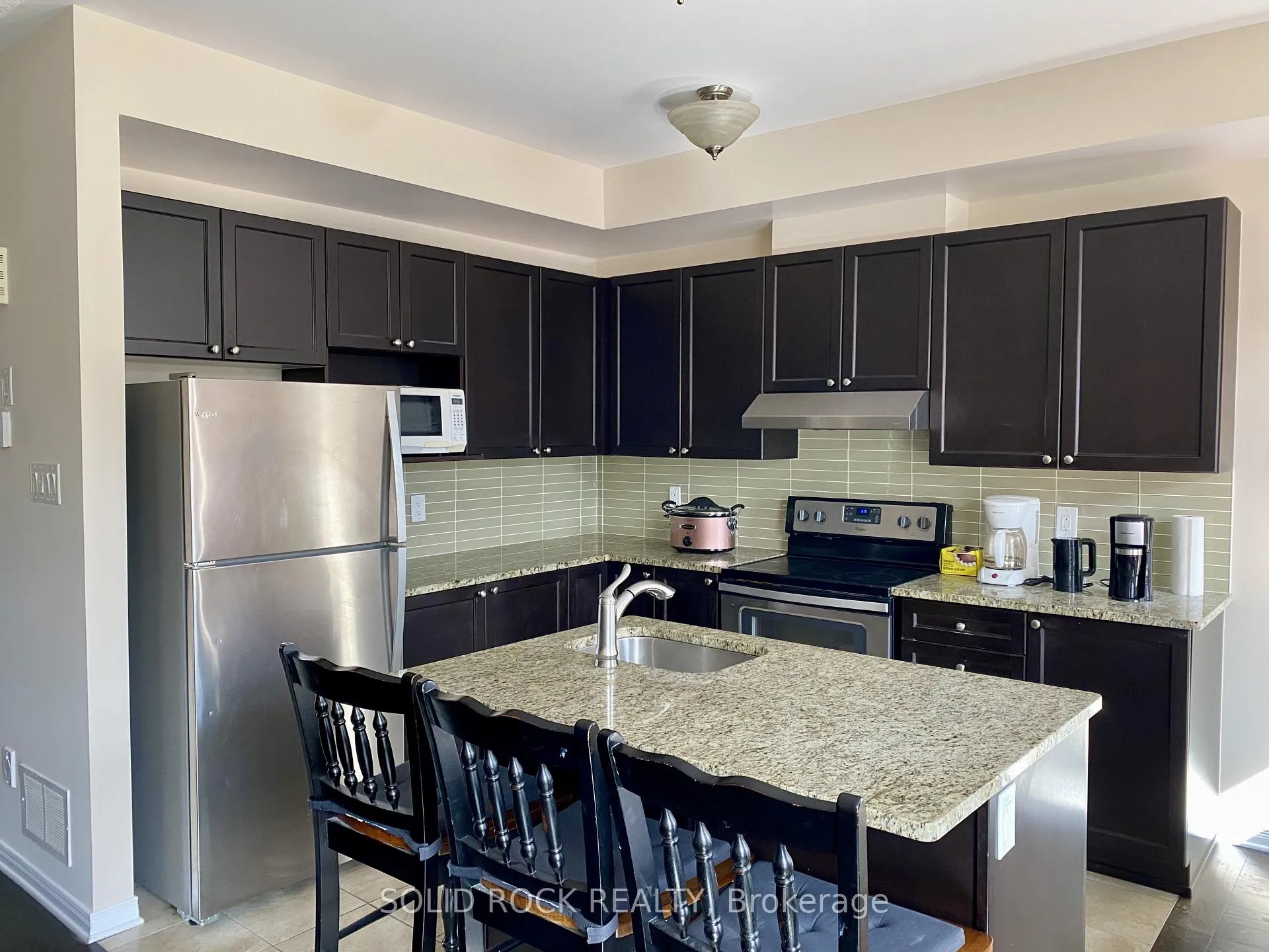 Photo 2 of 108 Camden Private, Ottawa, Barrhaven - Cedargrove/Fraserdale — HOMEH