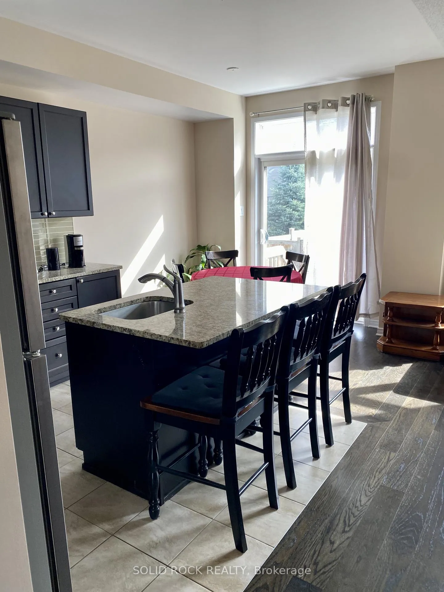 Photo 3 of 108 Camden Private, Ottawa, Barrhaven - Cedargrove/Fraserdale — HOMEH