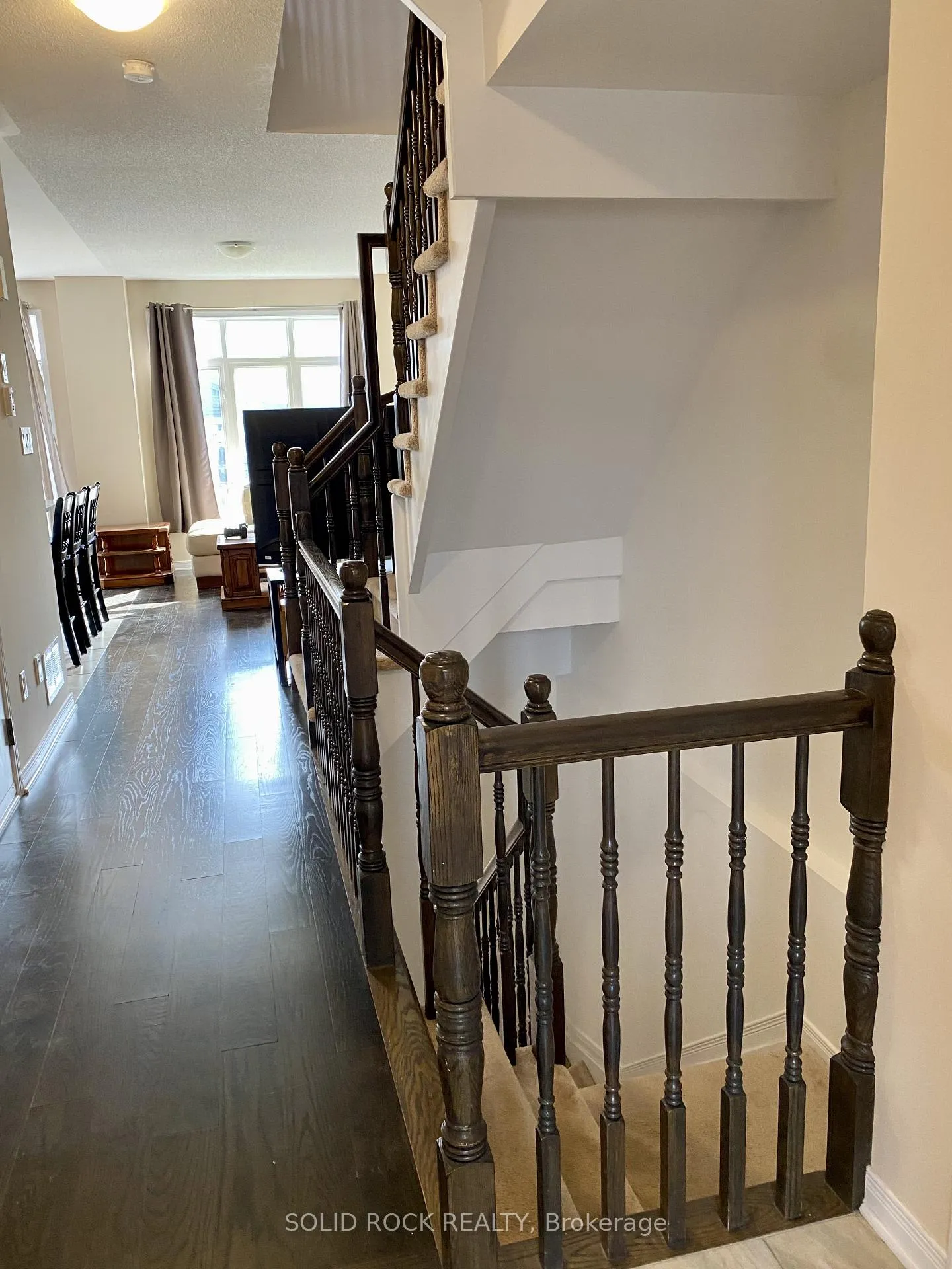 Photo 5 of 108 Camden Private, Ottawa, Barrhaven - Cedargrove/Fraserdale — HOMEH