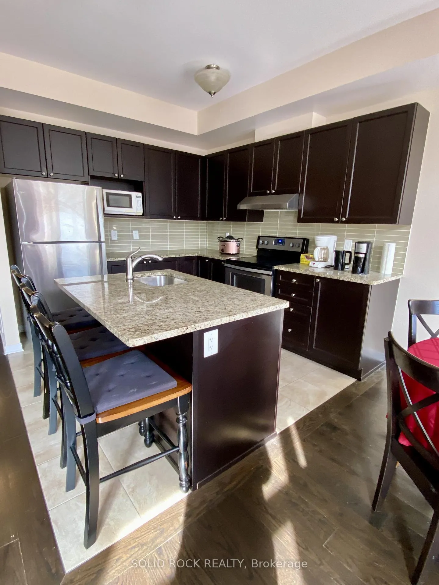 Photo 14 of 108 Camden Private, Ottawa, Barrhaven - Cedargrove/Fraserdale — HOMEH