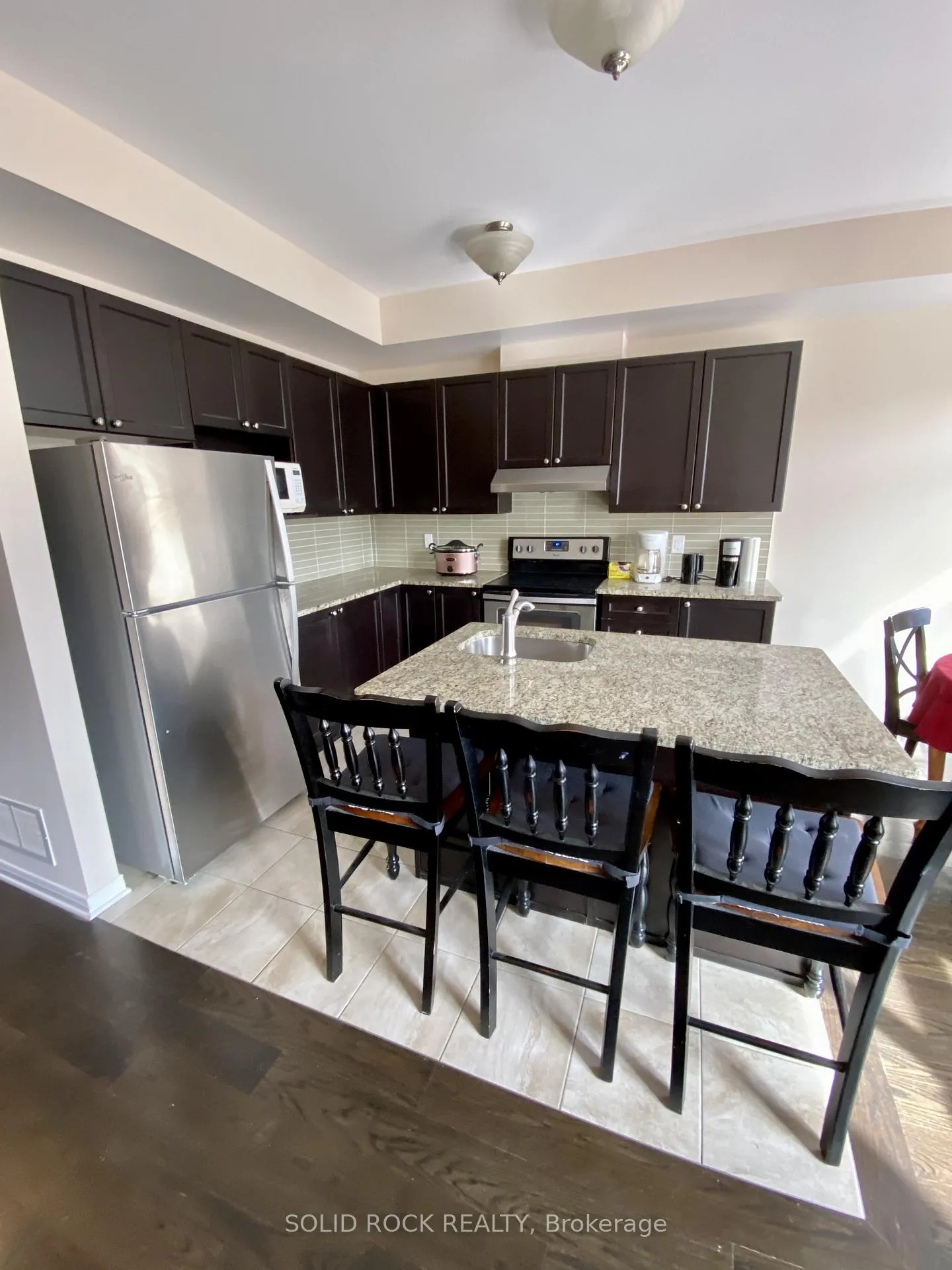 Photo 16 of 108 Camden Private, Ottawa, Barrhaven - Cedargrove/Fraserdale — HOMEH