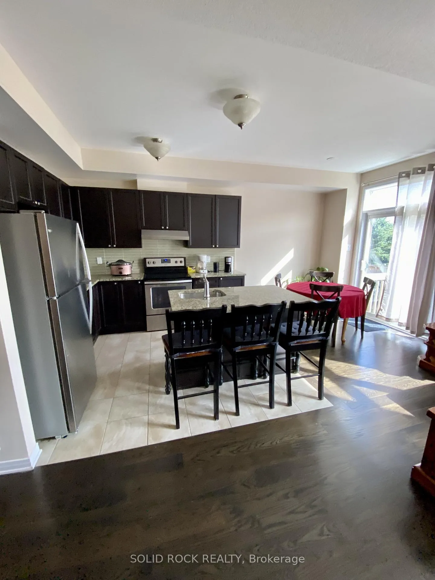 Photo 18 of 108 Camden Private, Ottawa, Barrhaven - Cedargrove/Fraserdale — HOMEH
