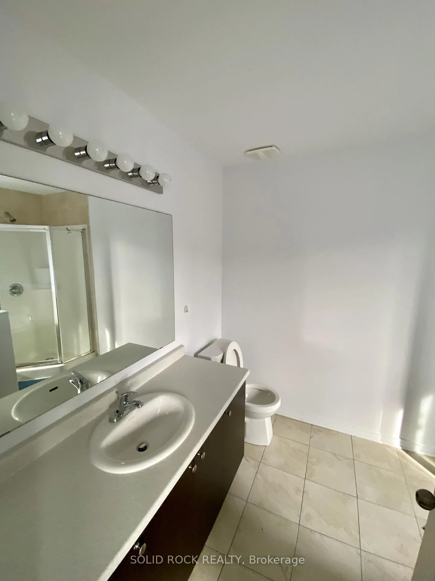 Photo 28 of 108 Camden Private, Ottawa, Barrhaven - Cedargrove/Fraserdale — HOMEH