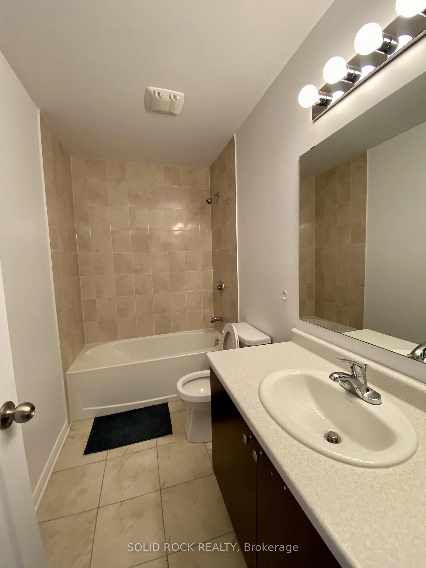 Photo 32 of 108 Camden Private, Ottawa, Barrhaven - Cedargrove/Fraserdale — HOMEH