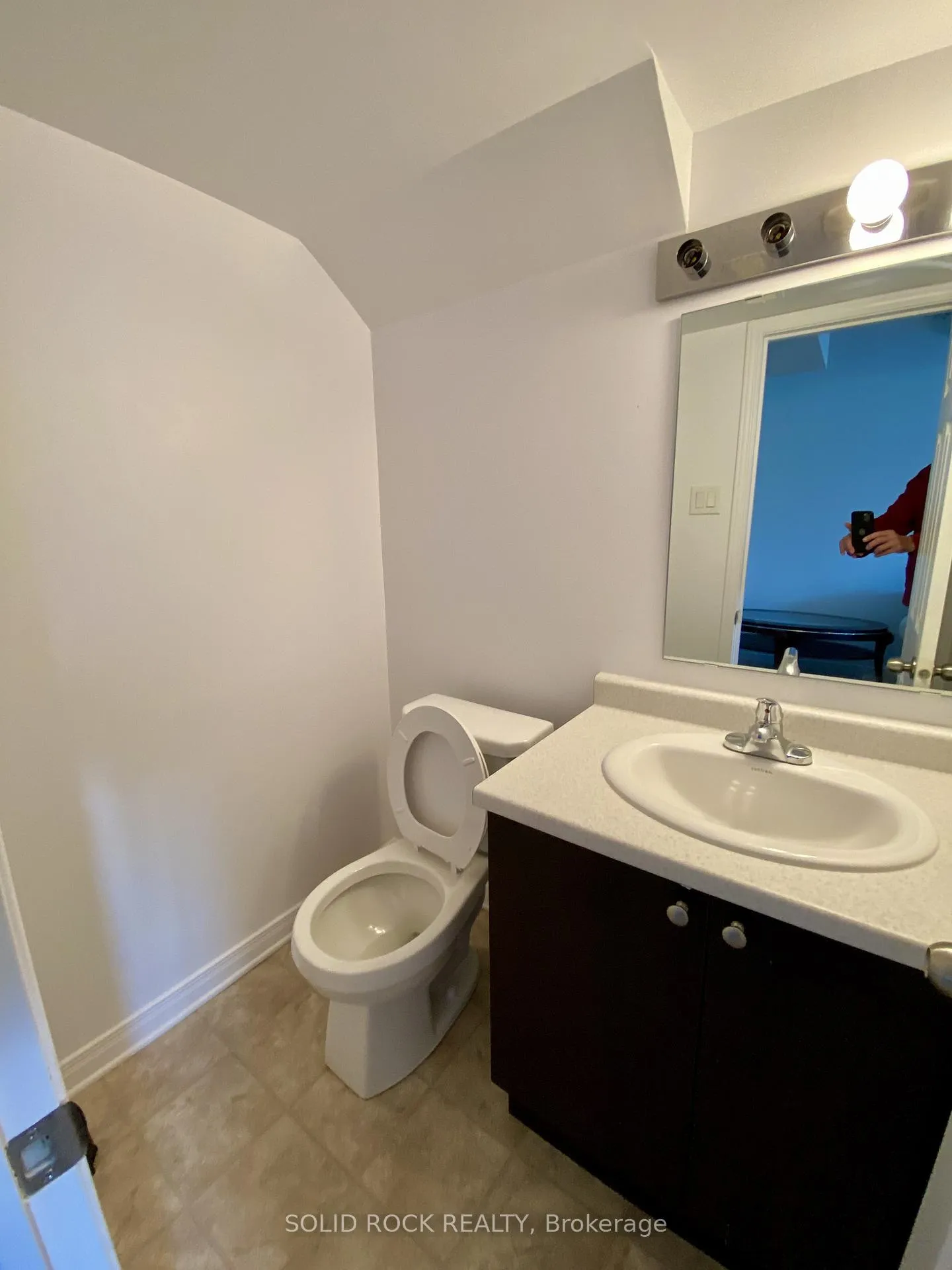 Photo 39 of 108 Camden Private, Ottawa, Barrhaven - Cedargrove/Fraserdale — HOMEH