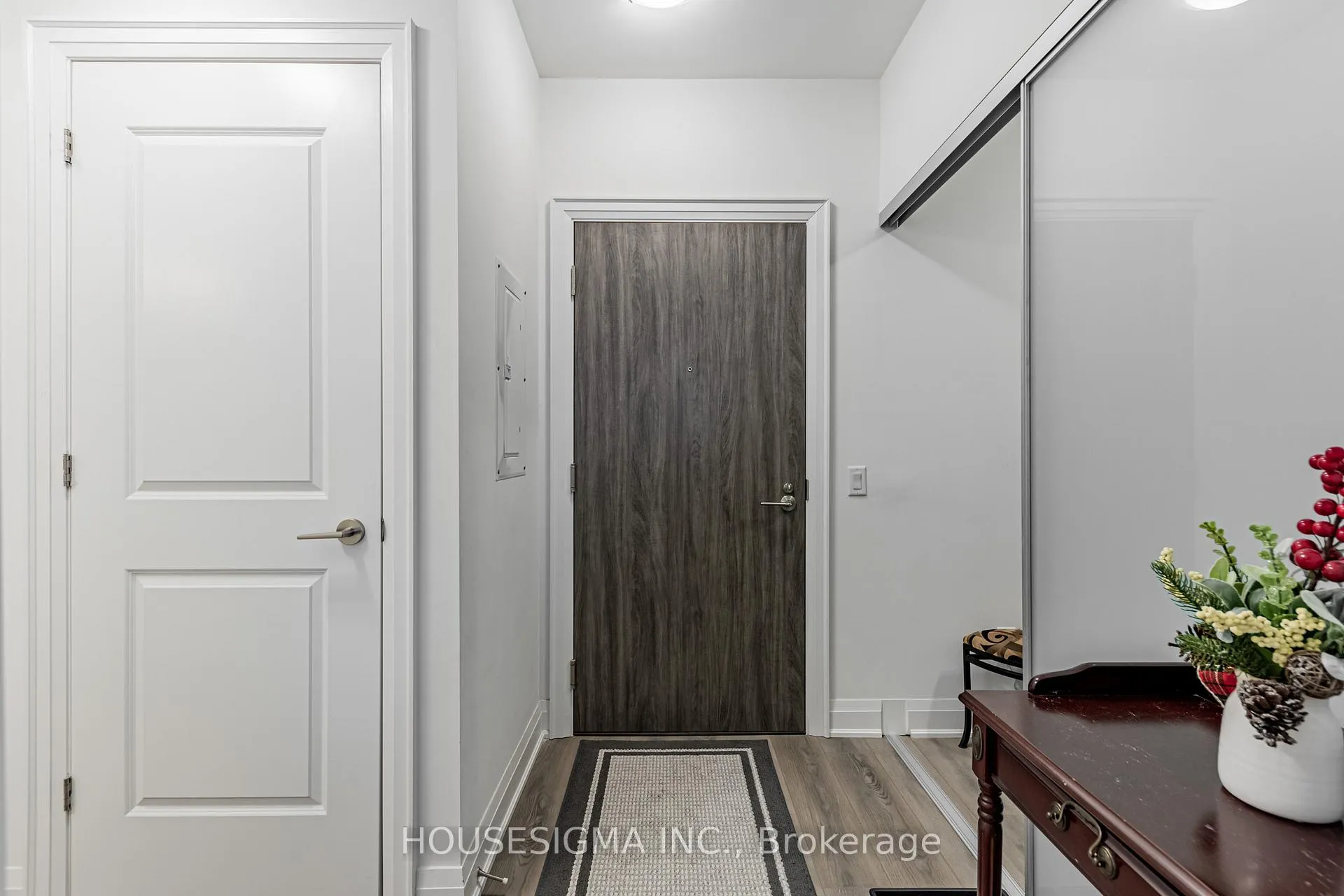 Photo 4 of Unit 708, 10 Gatineau Drive, Vaughan, Beverley Glen — HOMEH