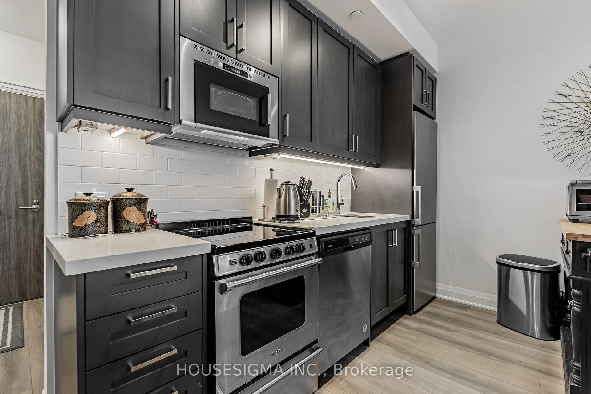 Photo 5 of Unit 708, 10 Gatineau Drive, Vaughan, Beverley Glen — HOMEH