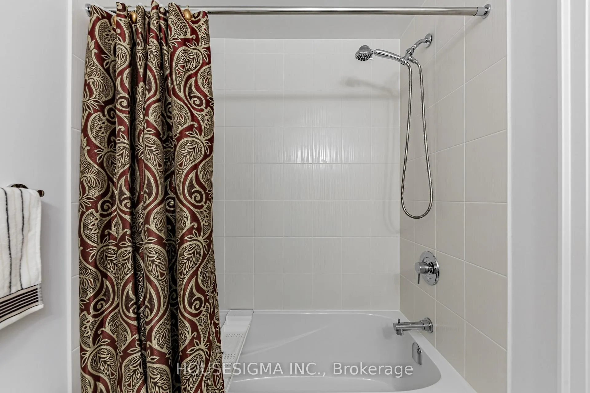 Photo 17 of Unit 708, 10 Gatineau Drive, Vaughan, Beverley Glen — HOMEH