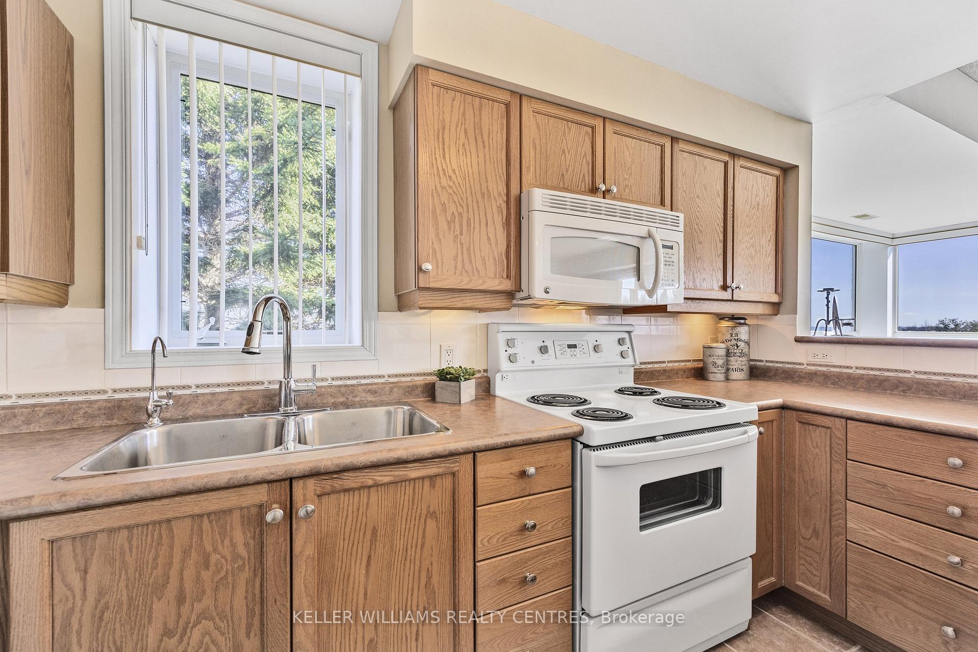 Photo 11 of Unit 5, 434 Mariners Way, Collingwood — HOMEH