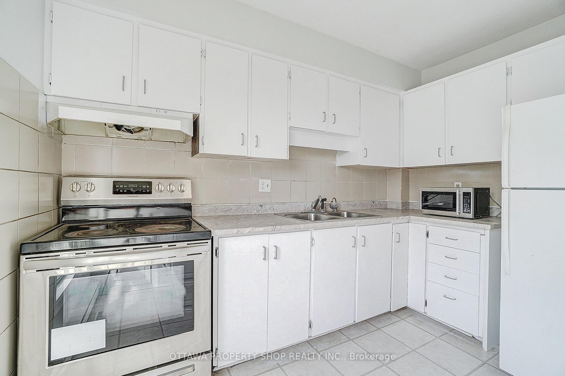 Photo 8 of Unit 34, 2939 Fairlea Crescent, Ottawa, Heron Gate/Industrial Park — HOMEH