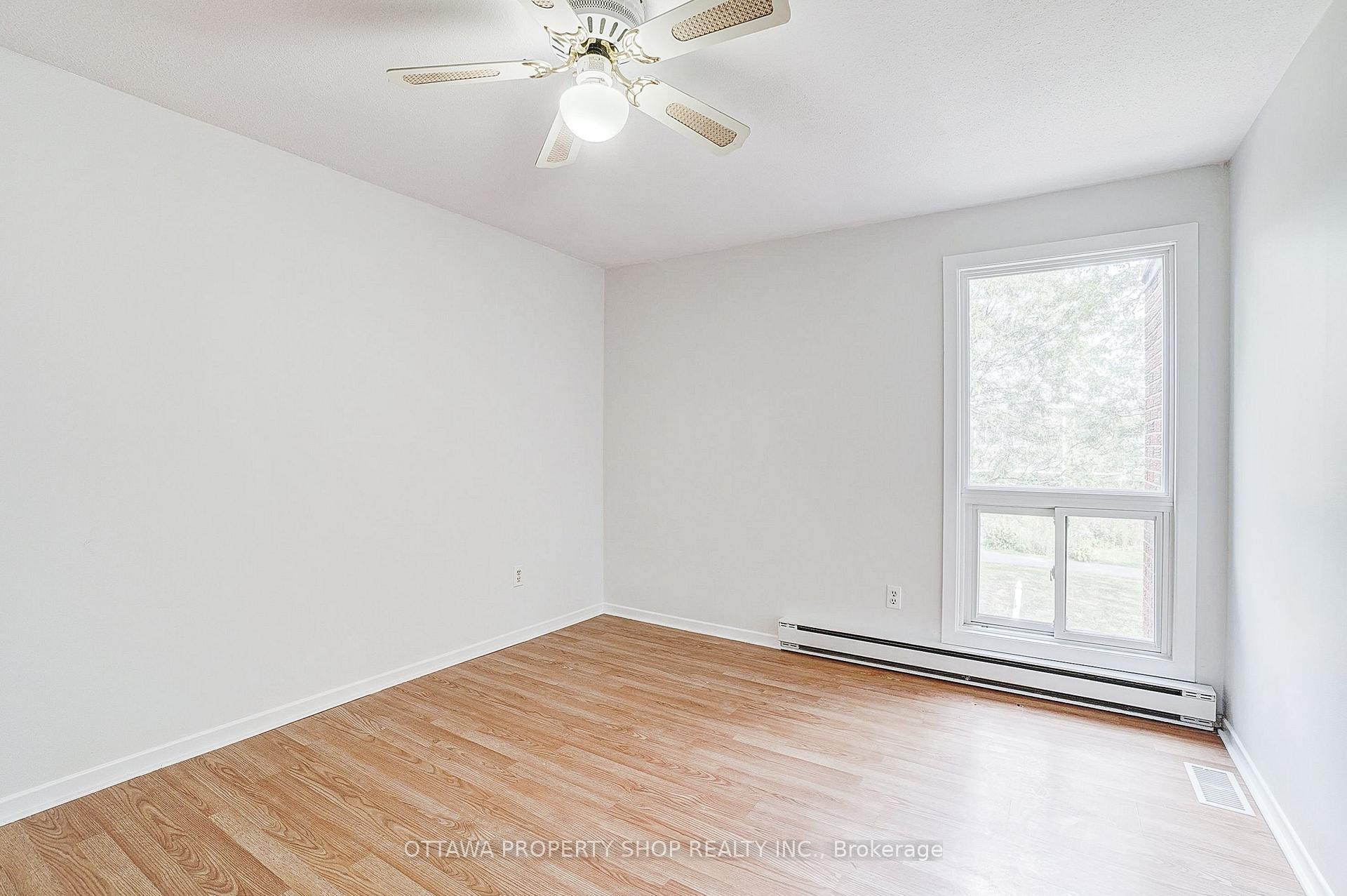 Photo 9 of Unit 34, 2939 Fairlea Crescent, Ottawa, Heron Gate/Industrial Park — HOMEH