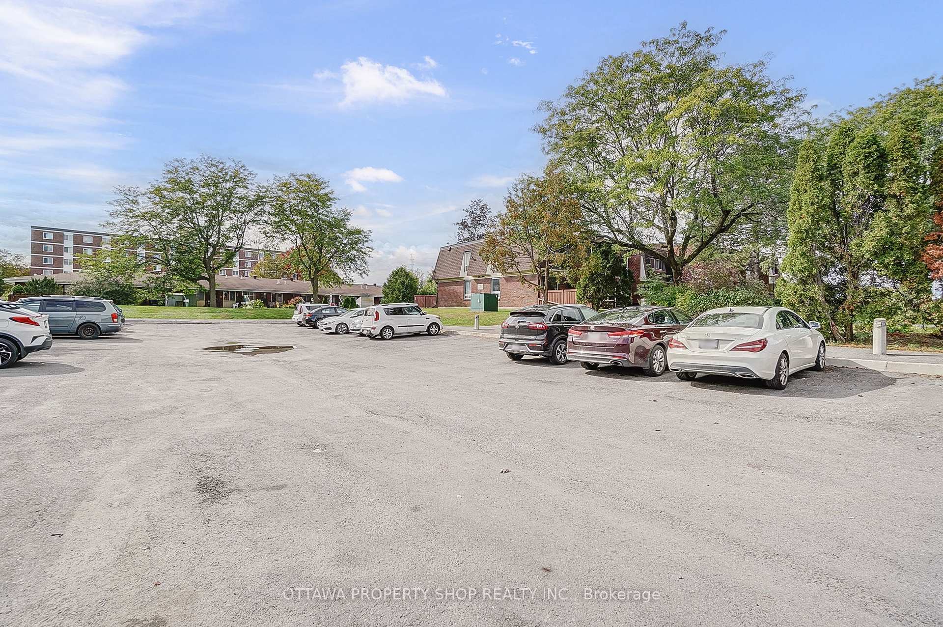 Photo 11 of Unit 34, 2939 Fairlea Crescent, Ottawa, Heron Gate/Industrial Park — HOMEH
