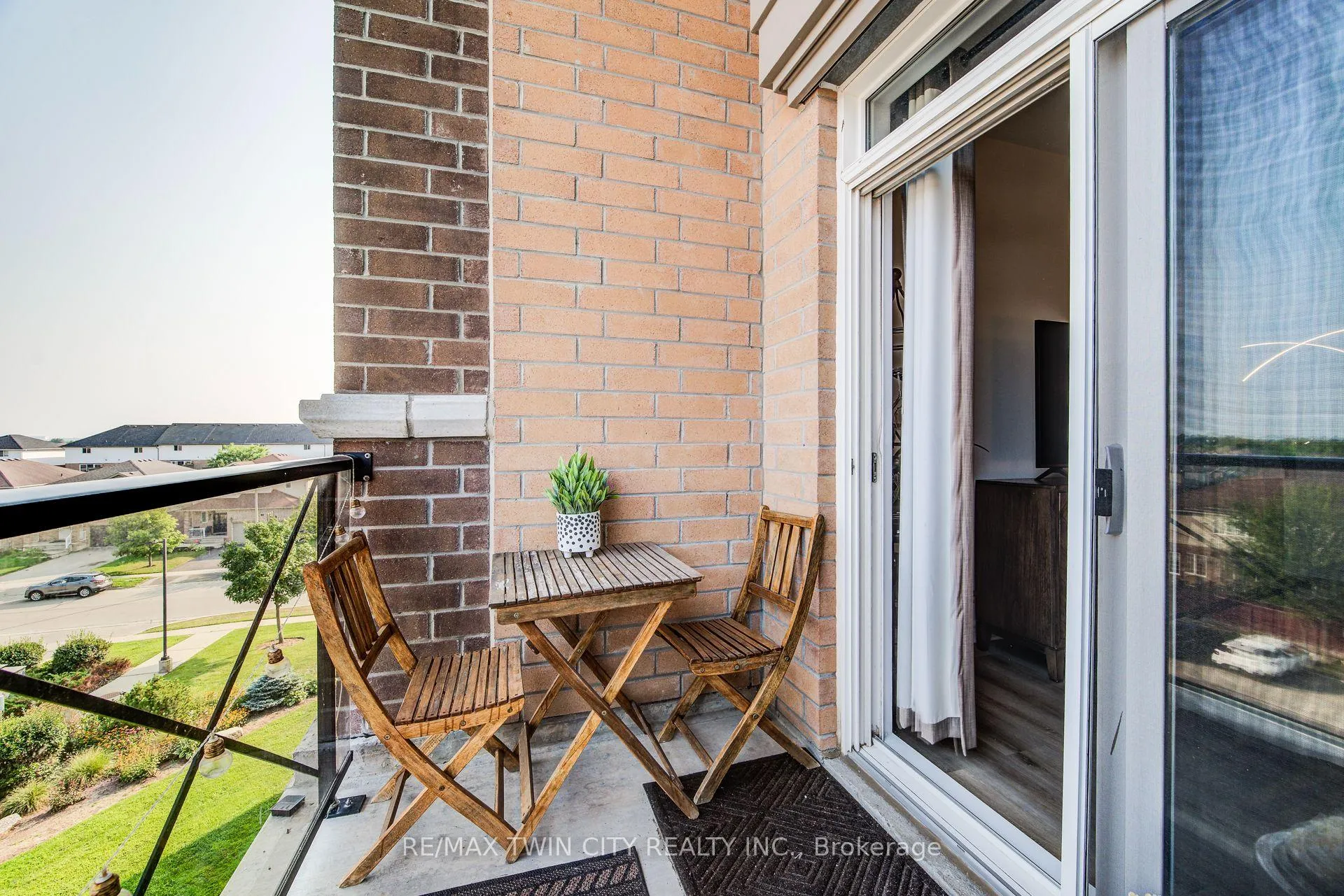 Photo 23 of Unit 401, 2 Colonial Drive, Guelph, Pineridge/Westminster Woods — HOMEH