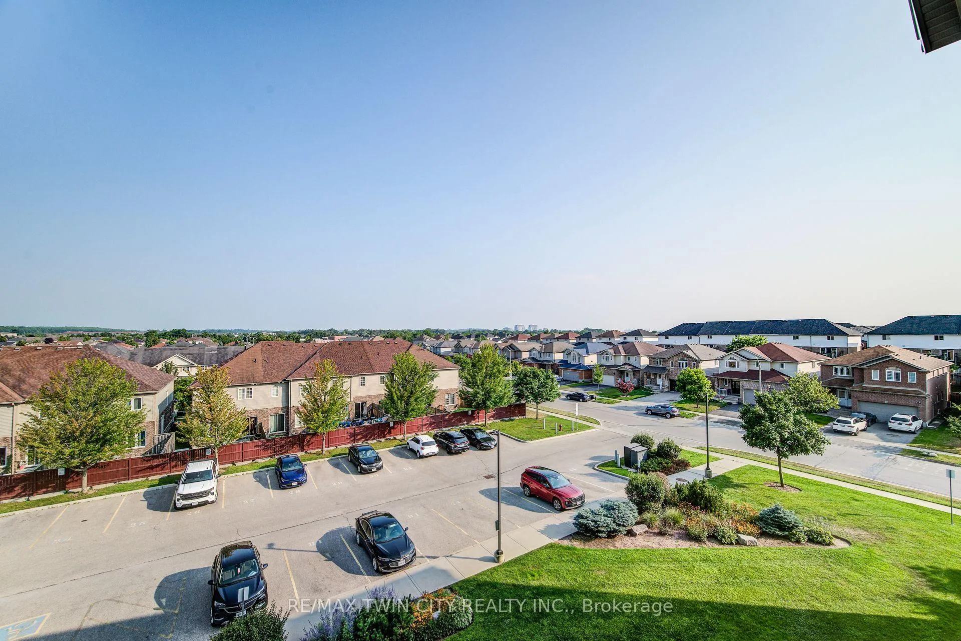 Photo 24 of Unit 401, 2 Colonial Drive, Guelph, Pineridge/Westminster Woods — HOMEH