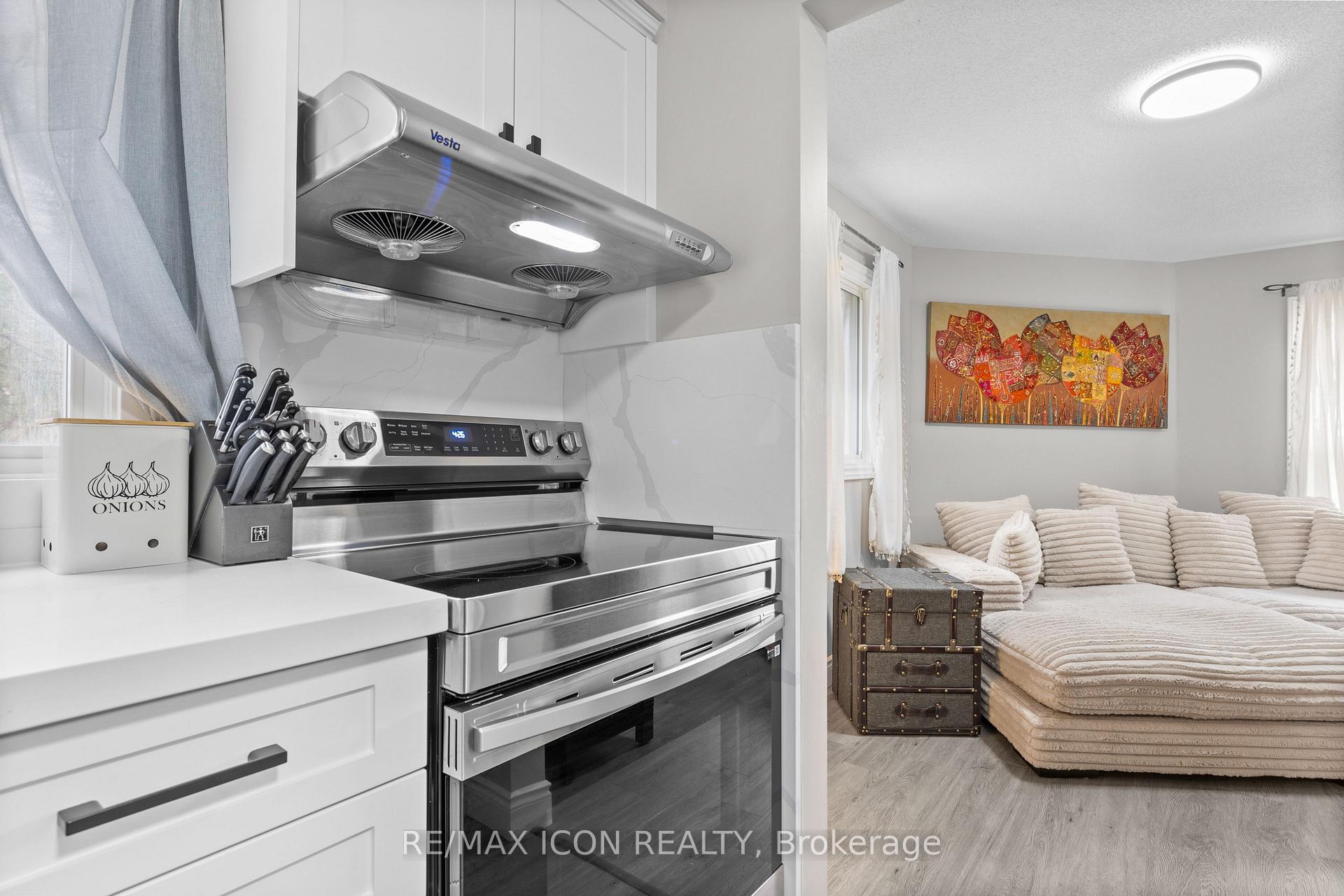 Photo 4 of Unit 210, 30 Hugo Crescent, Kitchener — HOMEH