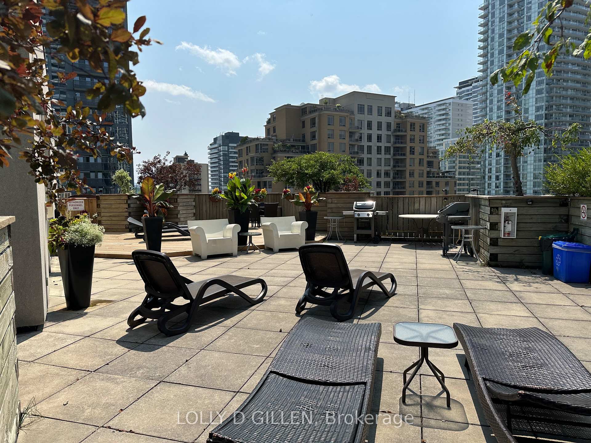 Photo 17 of Unit PH08, 188 Eglinton Avenue E, Toronto, Mount Pleasant West — HOMEH