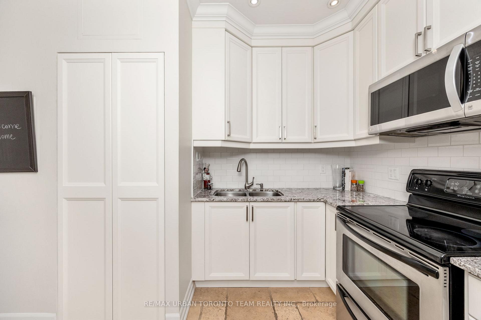Photo 11 of Unit 401, 393 King Street W, Toronto, Waterfront Communities — HOMEH