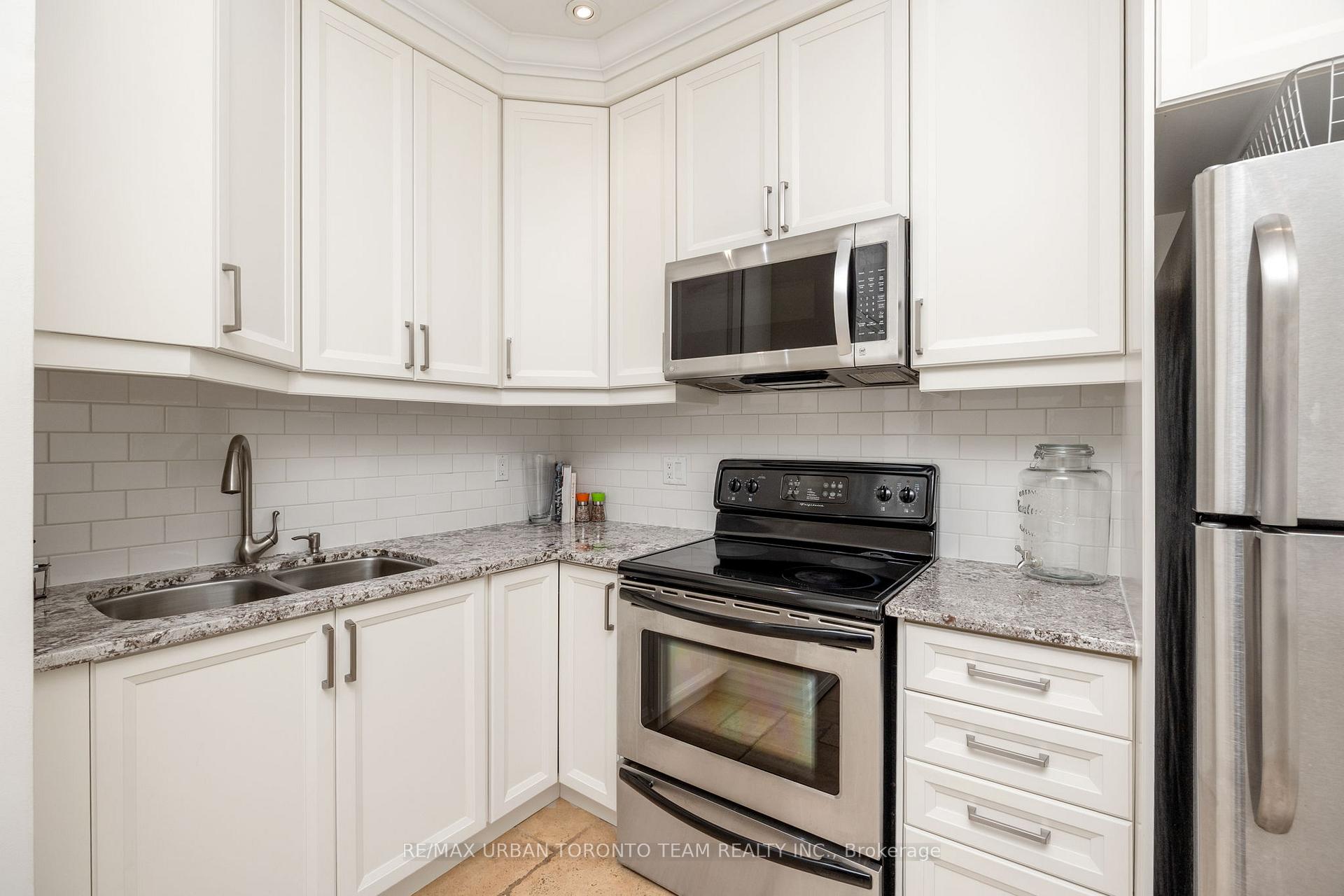 Photo 14 of Unit 401, 393 King Street W, Toronto, Waterfront Communities — HOMEH