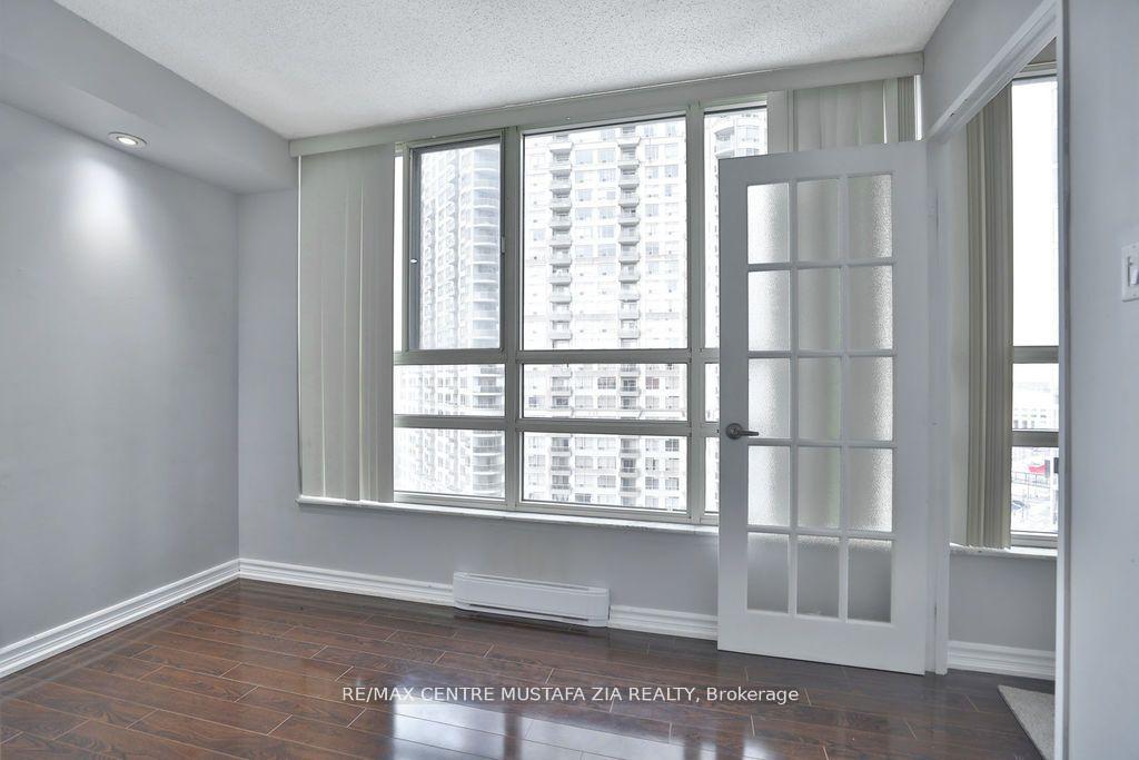 Photo 5 of Unit 1506, 250 Webb Drive, Mississauga, City Centre — HOMEH