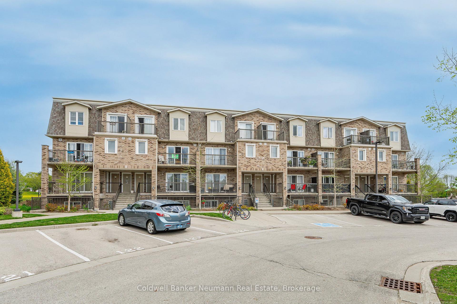 Photo 1 of Unit 77, 35 Mountford Drive, Guelph, Grange Road — HOMEH