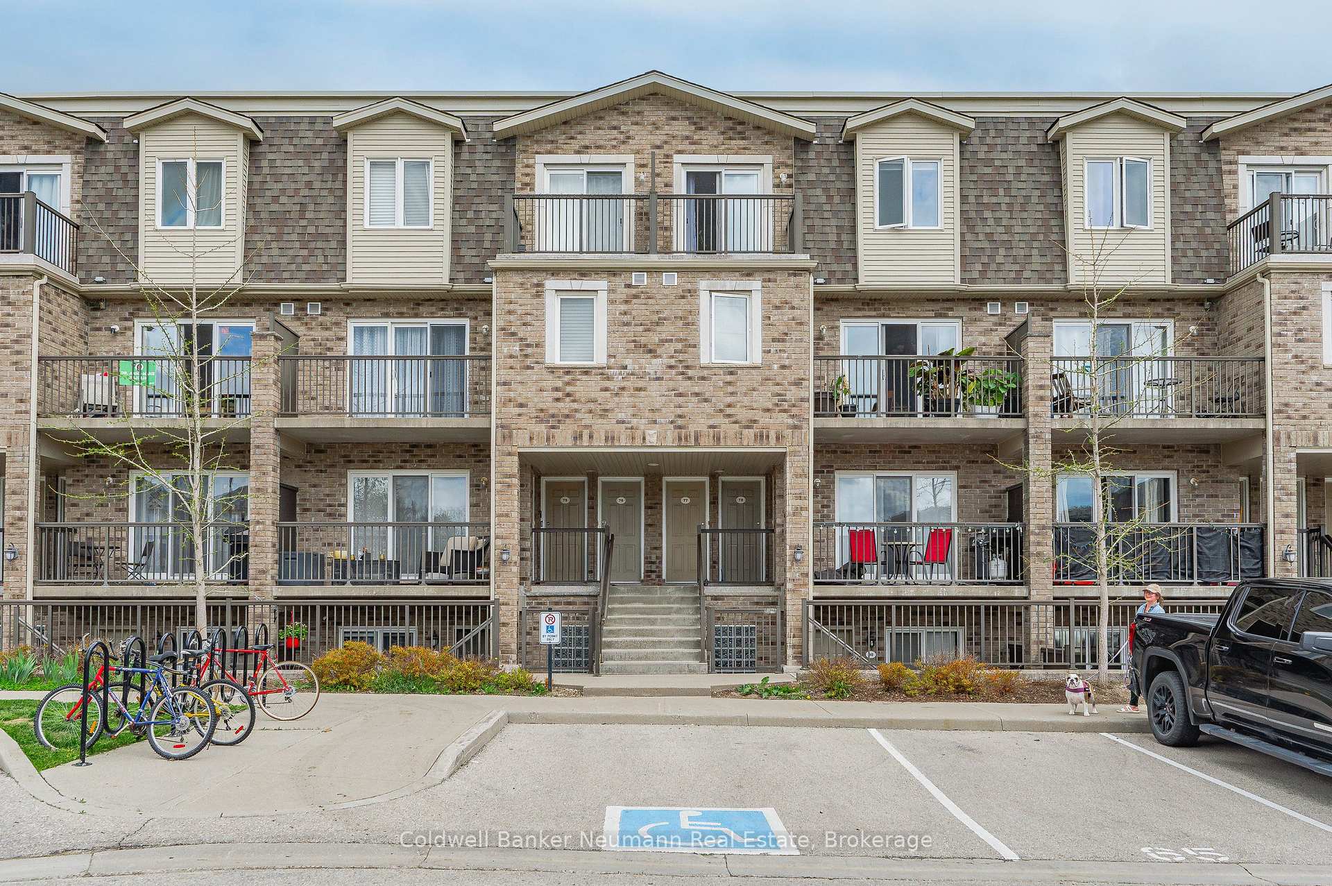 Photo 2 of Unit 77, 35 Mountford Drive, Guelph, Grange Road — HOMEH