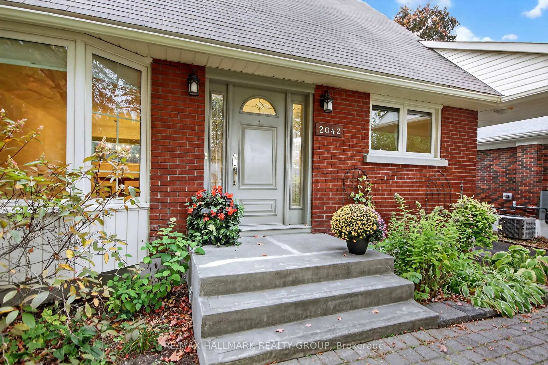Photo 2 of 2042 Tilson Street, Ottawa, Elmvale Acres — HOMEH