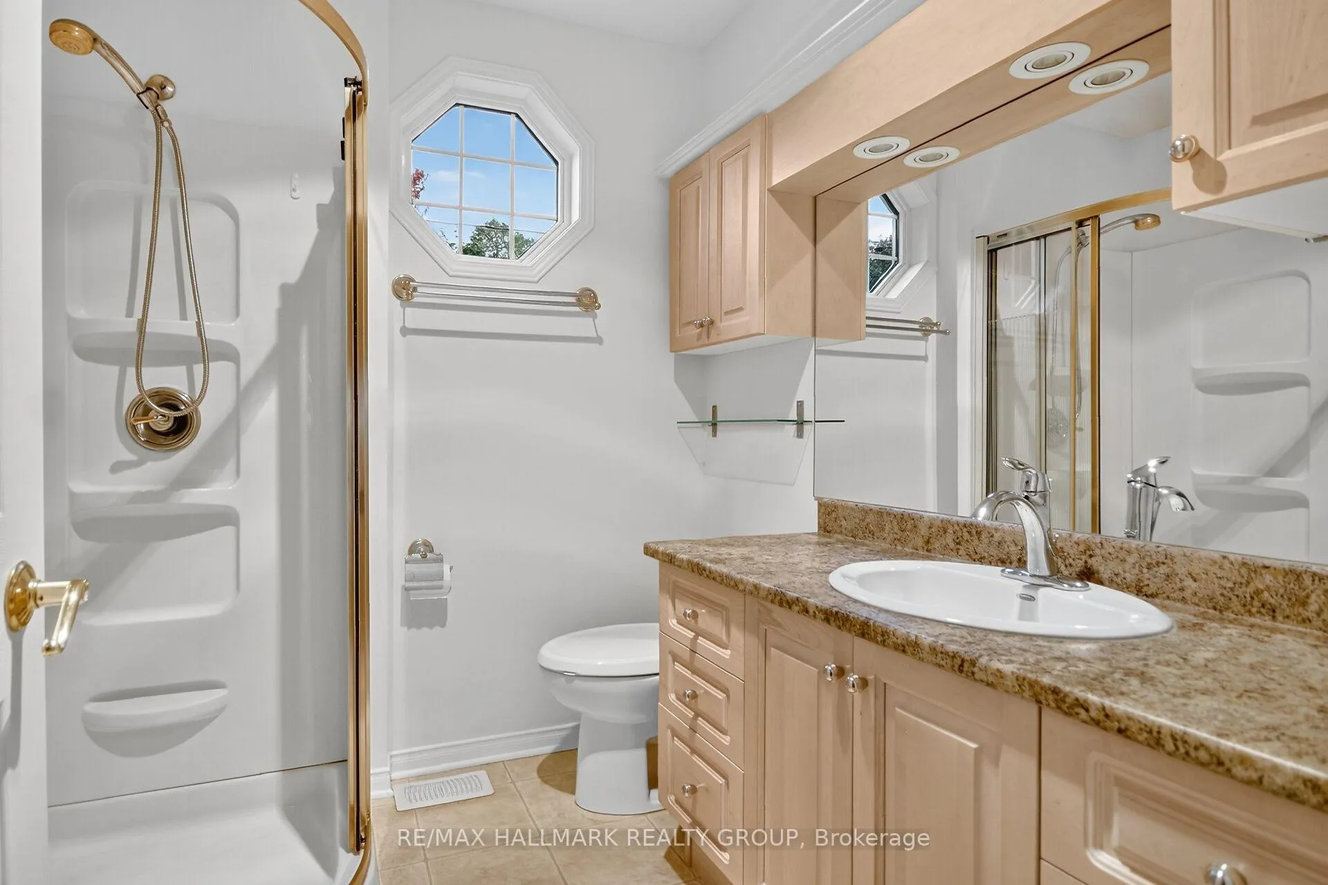 Photo 5 of 2042 Tilson Street, Ottawa, Elmvale Acres — HOMEH
